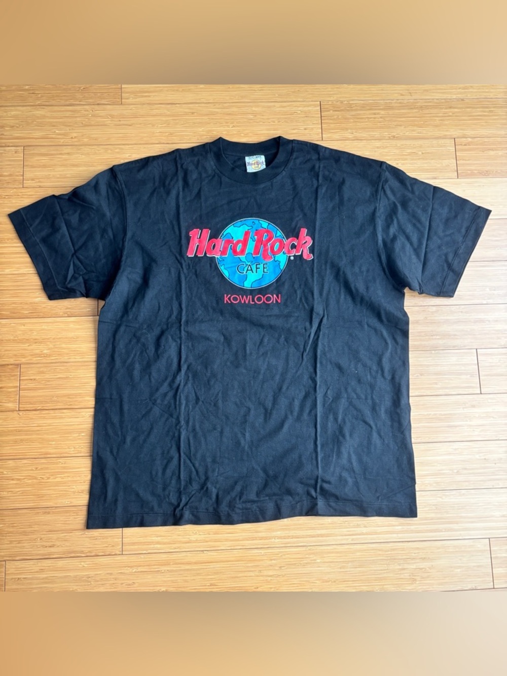 Hard Rock Cafe vintage 90s Kowloon collectible cotton tee